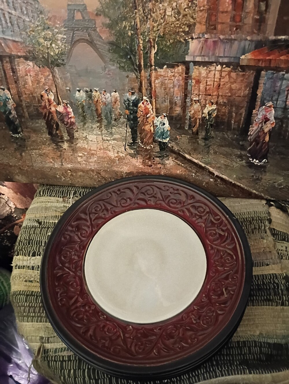 Pier 1 Decorative Round Deep Red and Cream Set Of 4 VINTAGE DINNER PLATES 🔵